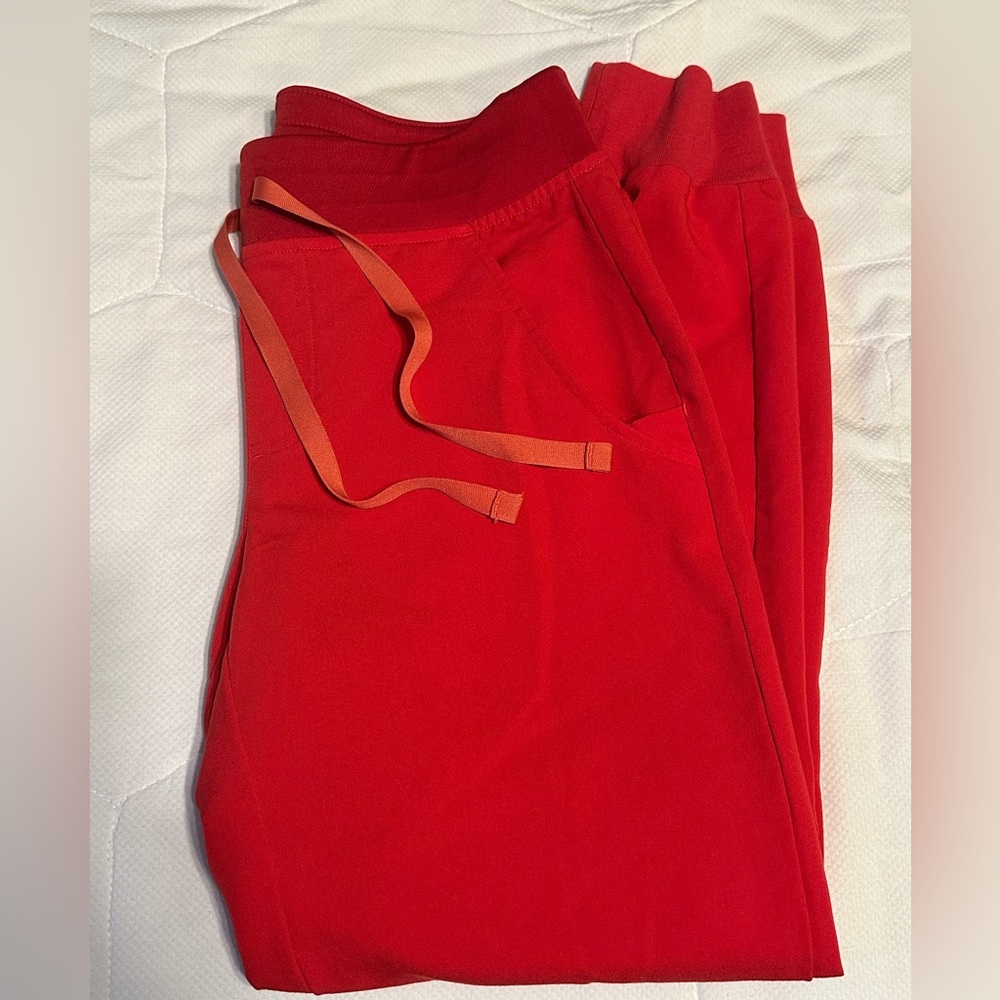 Figs Pop Red Zamora Joggers XS/Petite